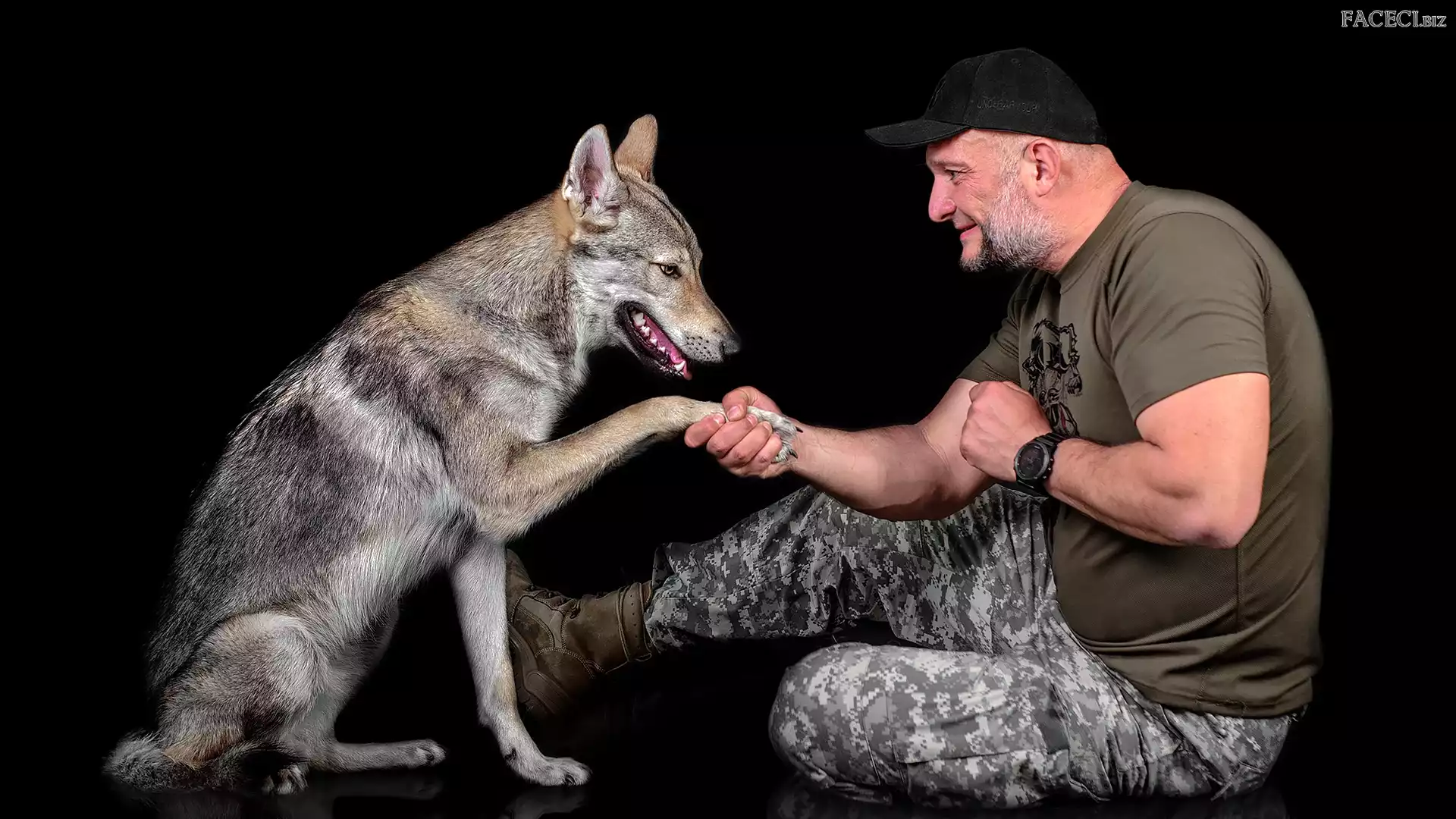 Łapa, Broda, Mężczyzna, Pies, Wilczak czechosłowacki, Czapka, Zegarek